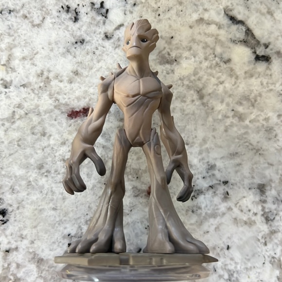 Rocket Raccoon and Groot Infinity 2.0 figures from Guardians of the Galaxy. - Picture 4 of 5